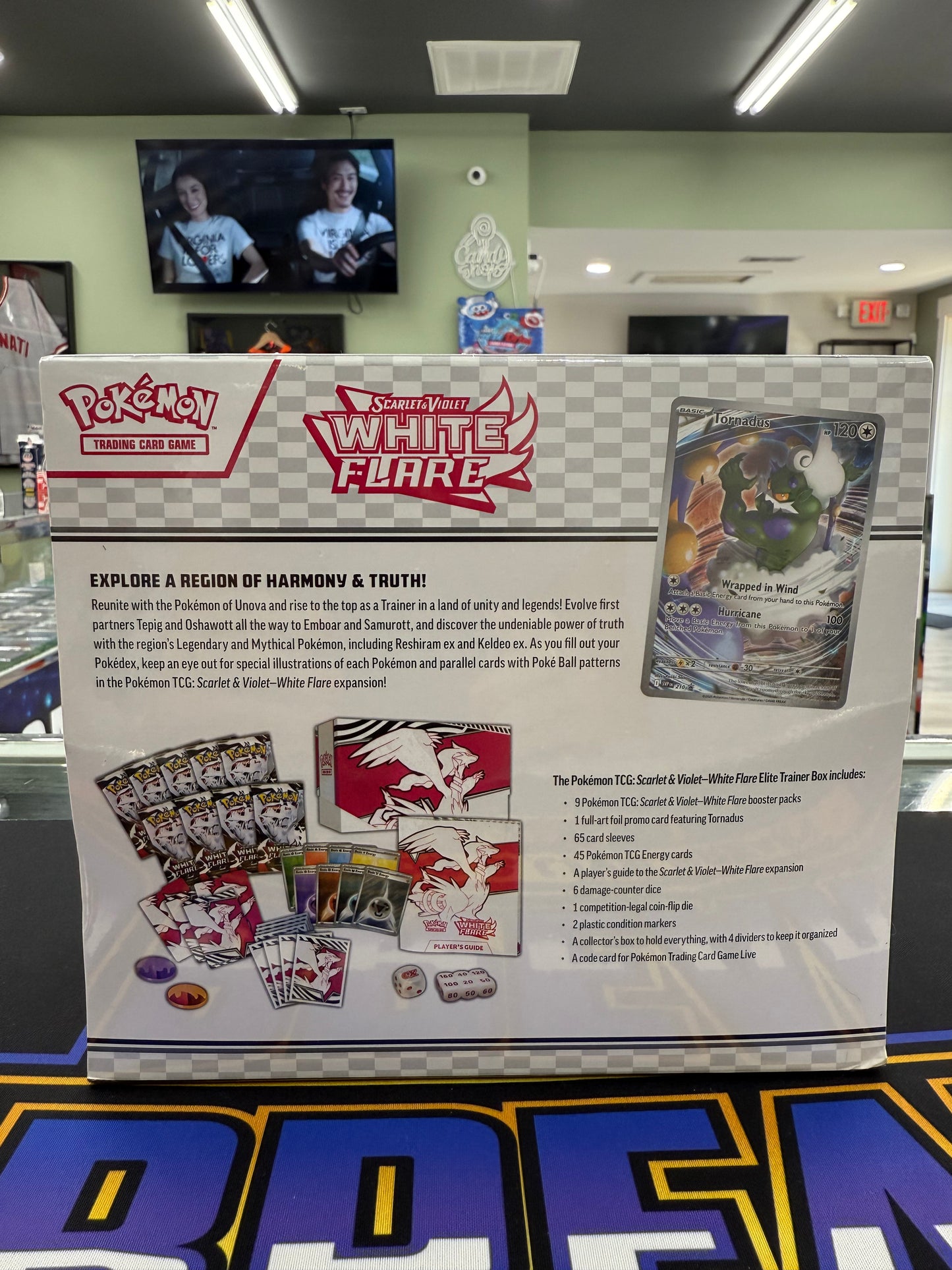 Pokemon White Flare ETB - HP